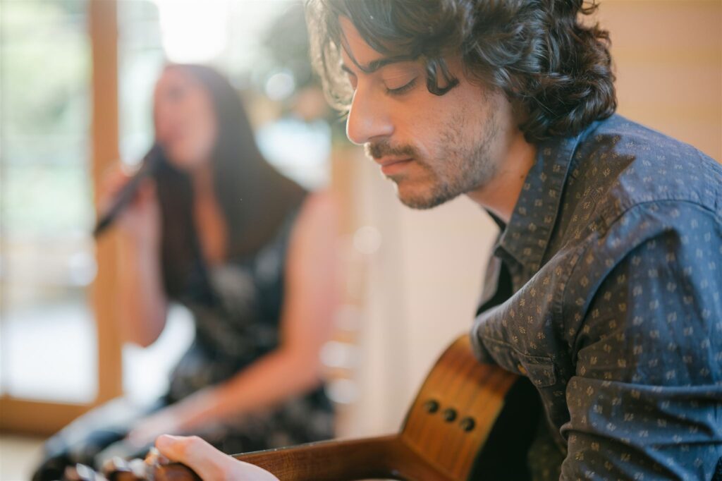 Guitarist for playing at a wedding with Picin'mix band